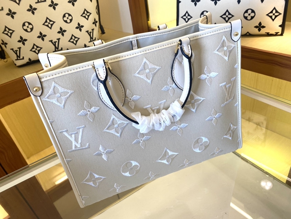 ルイヴィトンバッグ側面デザイン